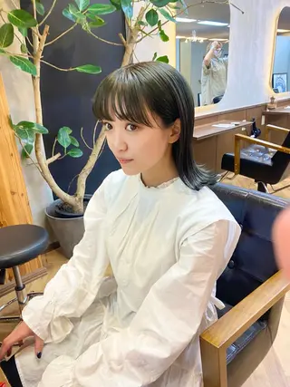 ミディアム デザインカラー/ボブ ブリーチカラー/ユリのヘアスタイル