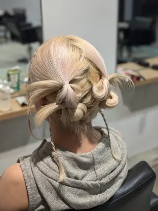 カラー ヘアアレンジ ミディアム 推しカラー🦉にじさ んじカラー🌈🕒✨のヘアスタイル