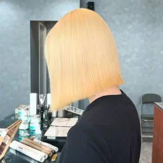 ショート カラー ブリーチモデル yumekaのヘアスタイル