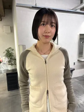 ショート ofF élua所属・🌵ボブ/切りっぱな し/ショート藤長芽生のヘアスタイル