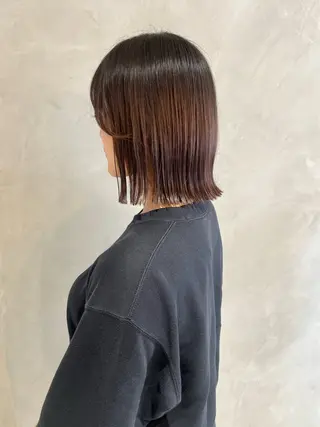 ショート 切りっぱなしボブ/ 艶カラー/綾莉のヘアスタイル