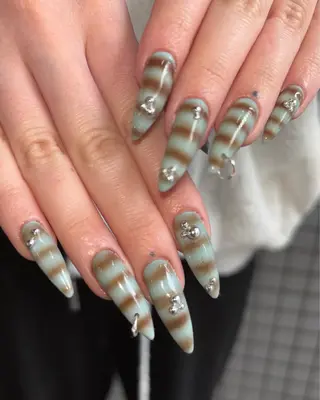ネイル 🪐富島彩夏 /海外nail🪐のネイルデザイン