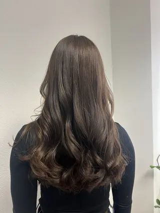 ロング パーマ コテ巻き風パーマ🫧 韓国パーマ反町海大のヘアスタイル