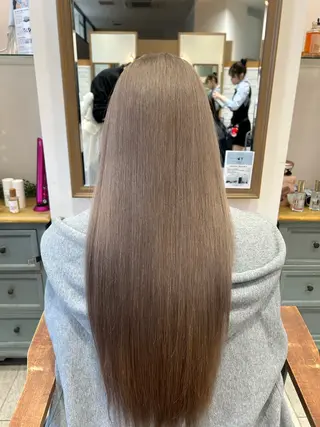 カラー 伊藤 麻菜実のヘアスタイル