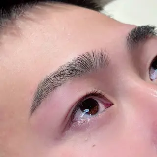 メンズ アイブロウ シュールシル町田店所属・シュールシル町田店 松井のマツエク・マツパデザイン