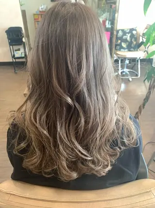 ロング カラー coupe ciseauxのヘアスタイル