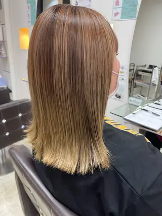 セミロング カラー 𝐒𝐇𝐔𝐑𝐈 🦋艶カラー🦋のヘアスタイル