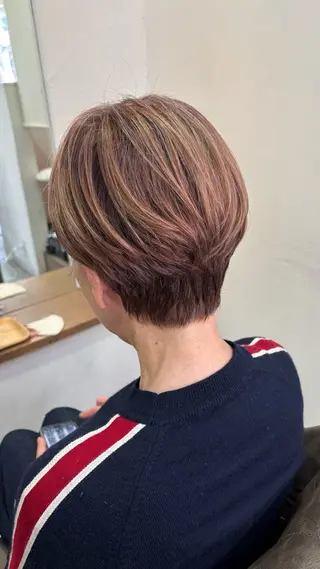 ショート ショート・パーマ・デ ザインカラー/むつみのヘアスタイル