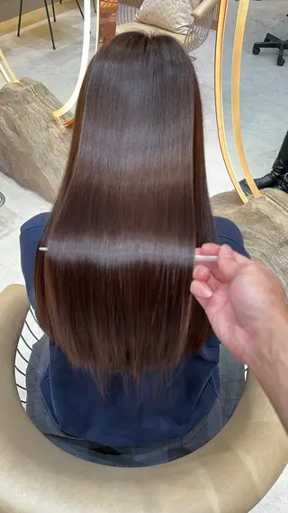 セミロング カラー 縮毛矯正✨🫧 レイヤー川村利幸のヘアスタイル