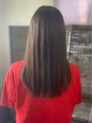 ロング カラー 沢田 瞳のヘアスタイル