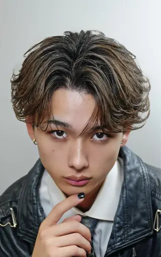 ショート パーマ メンズ 湖城 恵吾のヘアスタイル