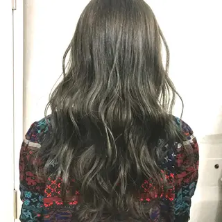 ロング カラー ヘアアレンジ 白髪ぼかしハイライト バレイヤージュヤマトのヘアスタイル