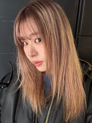 カラー カイ マコトのヘアスタイル