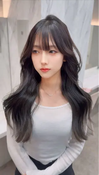 ロング Nanami / ベージュ/グレージュのヘアスタイル