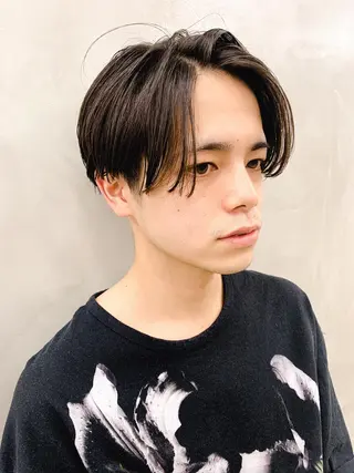 ショート メンズ 💓パーマ，💗 レイヤーカットのヘアスタイル