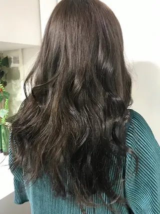 ロング 暗髪カラー🫐パーマ おくだりんかのヘアスタイル