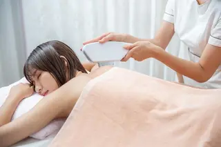 ショート カラー パーマ ヘアアレンジ メンズ キッズ ネイル マツエク・マツパ アイブロウ Chloe-クロエ- 脱毛/フェイシャルのエステ・リラクイメージ