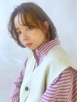 ショート カラー 小顔レイヤー/ ベージュ🤍Rieのヘアスタイル