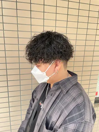 ショート カラー パーマ ヘアアレンジ メンズ アイブロウ スパイキー/フェザー /波巻き/かいとのヘアスタイル