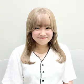 ミディアム カラー 🩵ブリーチカラー 🐈MIORI🩵のヘアスタイル