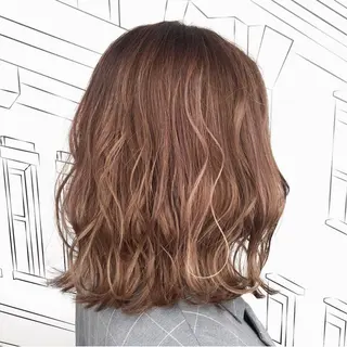 ミディアム カラー TOMOKA 艶髪/透明感カラーのヘアスタイル