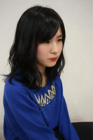 セミロング 岩間 祐佳のヘアスタイル