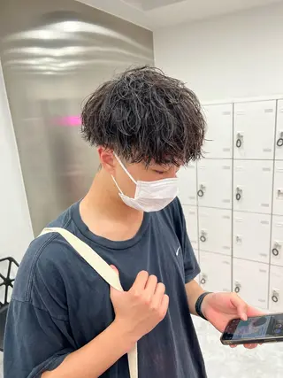 ミディアム パーマ メンズ メンズパーマ特化 TAIGAのヘアスタイル