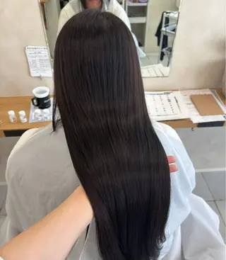 ロング ブリーチなしカラー/ 暖色カラー/艶カラーのヘアスタイル