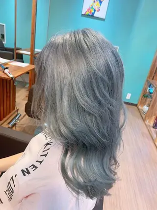 ロング カラー 薬師寺 優のヘアスタイル