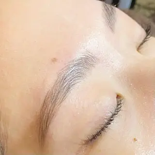アイブロウ Tanemoto Ozaiのネイルデザイン