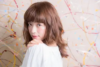 セミロング カラー パーマ 🪐脱白髪染め 🪐松尾菜々美のヘアスタイル