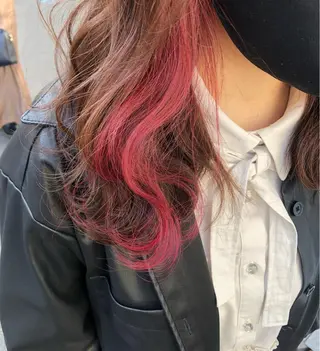 ミディアム カラー インナーカラー 推し ブリーチ  髪質改善のヘアスタイル