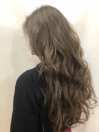 ロング カラー 女性に人気♪ はやしほのかのヘアスタイル