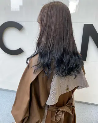 ロング カラー ヘアアレンジ 韓国🇰🇷レイヤー カットオリーブカラーのヘアスタイル