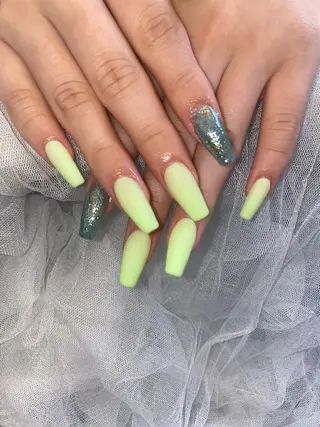 ネイル Ｌｉｔ .のネイルデザイン