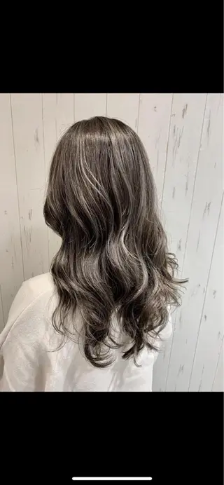ロング 中西 未久のヘアスタイル