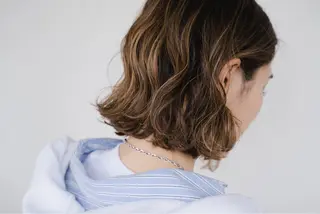 カラー カンノ シュンのヘアスタイル