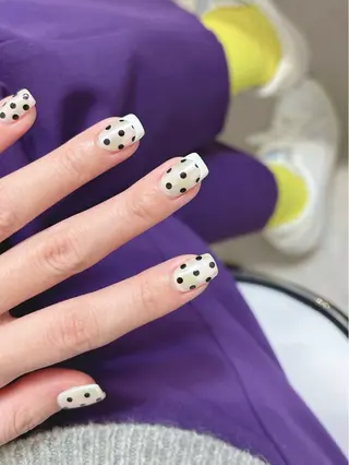 ネイル 透灯 TOUTOU 🪄のネイルデザイン