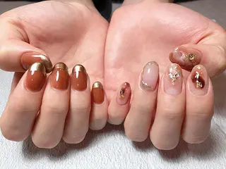 ショート カラー ネイル マツエク・マツパ illum hicariのネイルデザイン