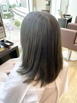 セミロング 小宮 真理奈のヘアスタイル