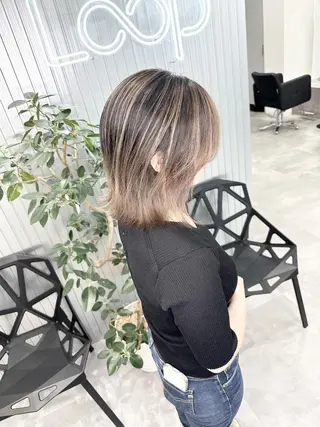 ショート カラー LOOP hairのヘアスタイル
