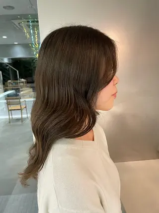 セミロング カラー porto まなみのヘアスタイル