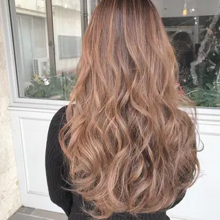 ロング カラー ヘアアレンジ Mariana/ 鶴原-ハイライトのヘアスタイル