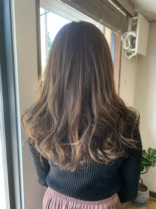 セミロング リンネ 甲東園のヘアスタイル