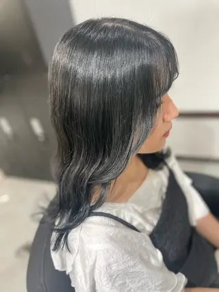 セミロング カラー 寺本 早希のヘアスタイル