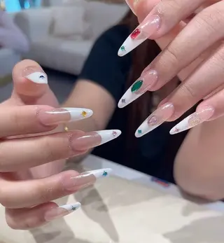 ネイル 高木 維麗絲のネイルデザイン