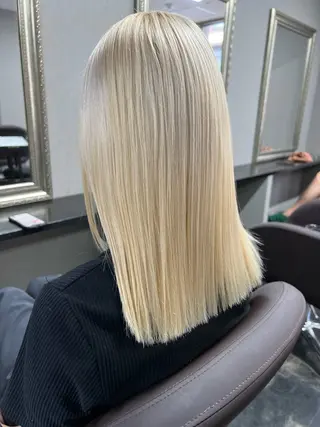 ミディアム ハイトーンカラー 坂本 翼のヘアスタイル