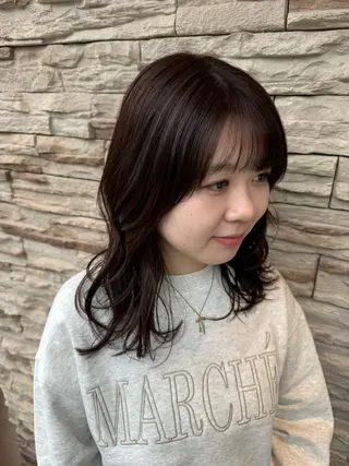 ロング レナークアリア 梅津美憂のヘアスタイル