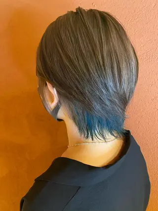 ショート カラー 艶カラー　宮﨑 蒼のヘアスタイル