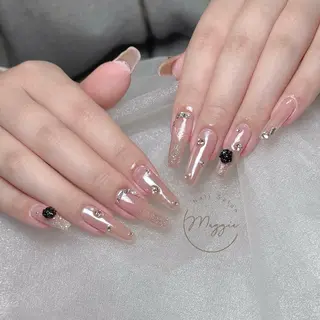 ネイル Maggie Nail🦩のネイルデザイン